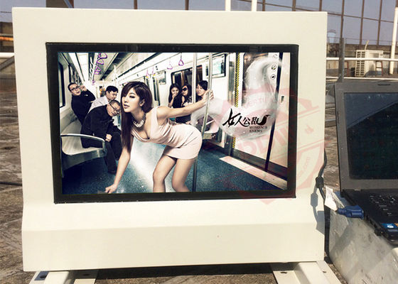 65 Inch Tft Type Floor Standing Pure Outdoor Digital Signage Waterproof Untuk Iklan