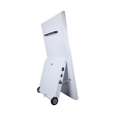55 inci Outdoor Digital Signage Portable Battery dan LCD Advertising Display Screen untuk Kampanye Iklan Luar Ruang