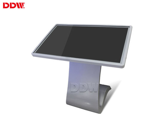 Lcd Tft Berdiri Bebas Digital Signage Kiosk Komputer LG 500 Nits 65 Inch Warna Asli