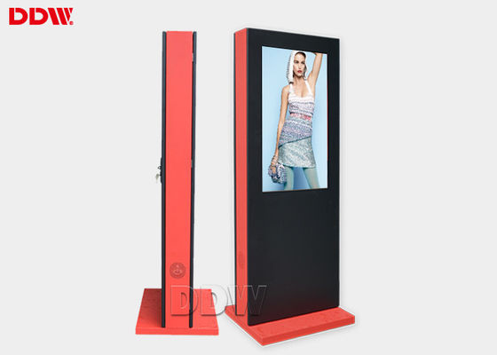 55 Inch Outdoor Digital Signage Waterproof 2500 Nits Dukungan Multi Bahasa