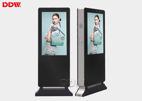 2000 Nits 55 "Lantai Standing Outdoor Digital Signage Kiosk Dengan Sistem Pendingin Kipas