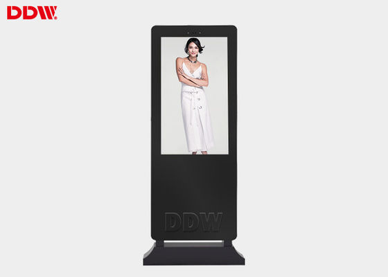 2000 Nits 55 "Lantai Standing Outdoor Digital Signage Kiosk Dengan Sistem Pendingin Kipas
